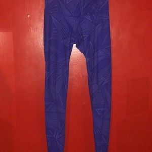 Patterned athletic leggings